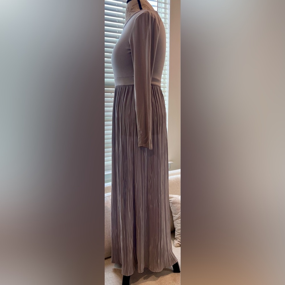 Love Kuza Medium Light Grey Pleated Dress Long Sleeve - Picture 2 of 13